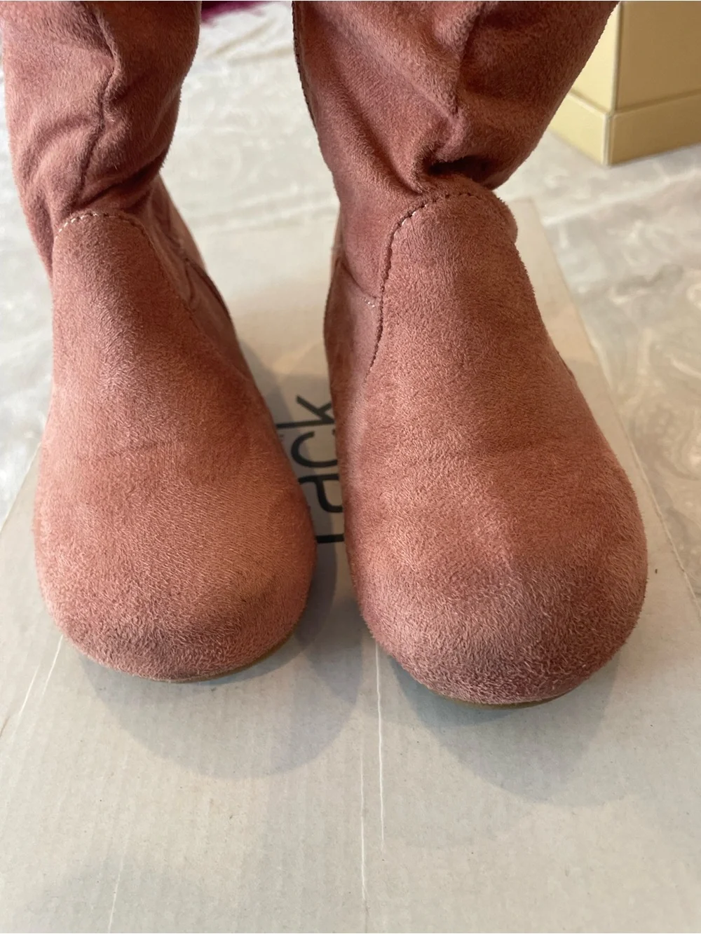 Girls peachy  Boots in Rust size 10 With zipper